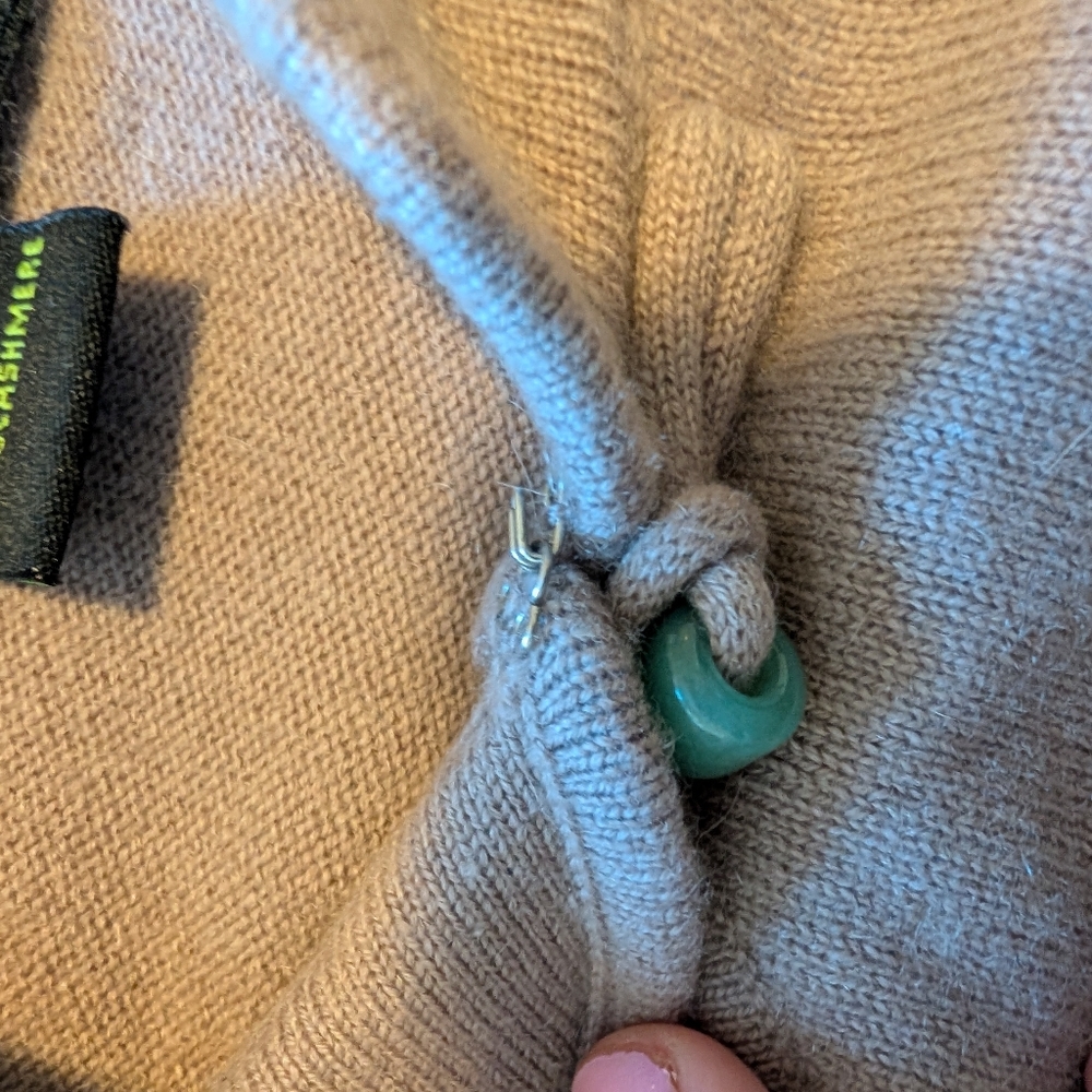 Shanghai Tang Women's 100% Cashmere Long Sleeve Sweater with Toggle Buttons - Picture 9 of 16
